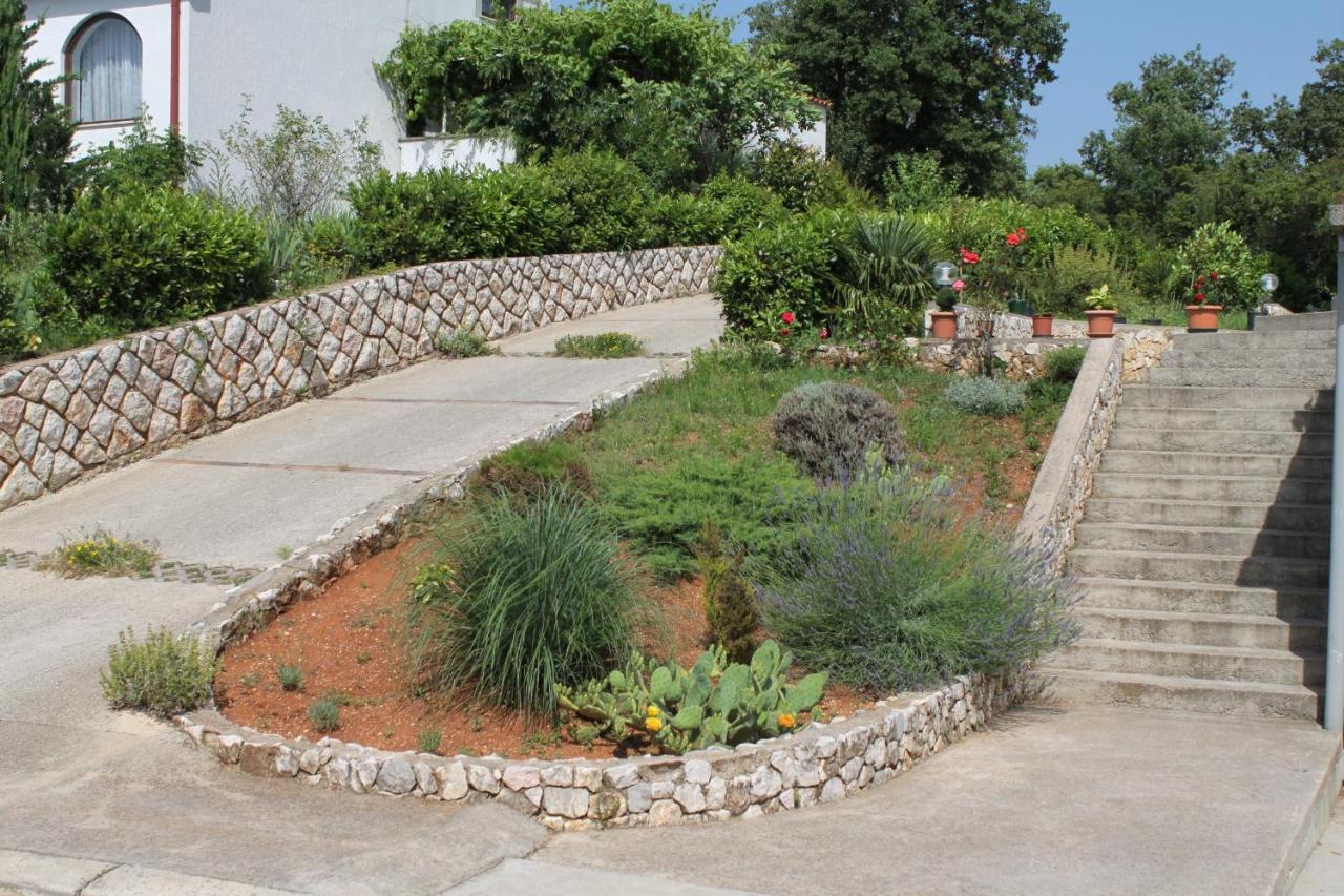 Apartments With A Parking Space Njivice, Krk - 5427 מראה חיצוני תמונה