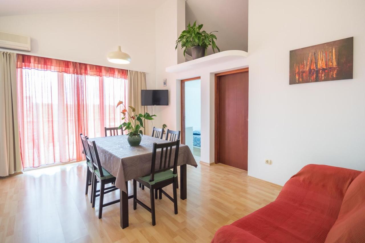 Apartments With A Parking Space Njivice, Krk - 5427 מראה חיצוני תמונה