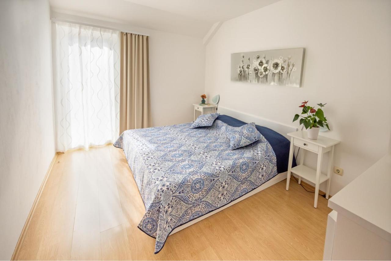 Apartments With A Parking Space Njivice, Krk - 5427 מראה חיצוני תמונה